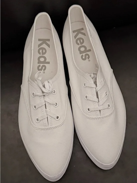 Ladies Keds White pointed toe Canvas Lace-Up Sneakers - Picture 3 of 7